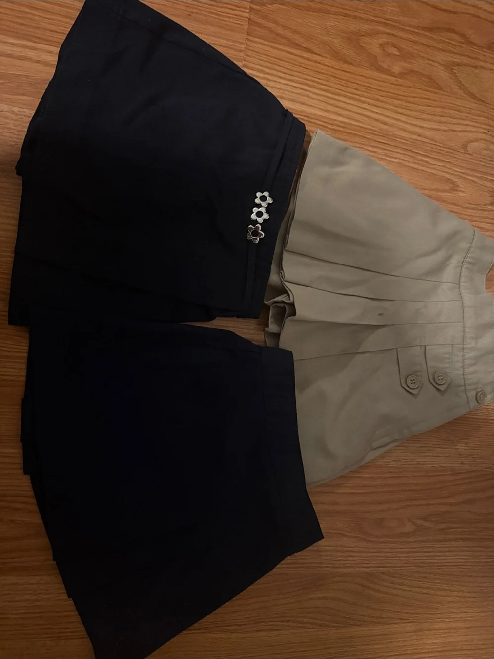 Size 3T Set of Three Pleated Skorts - Navy and Khaki