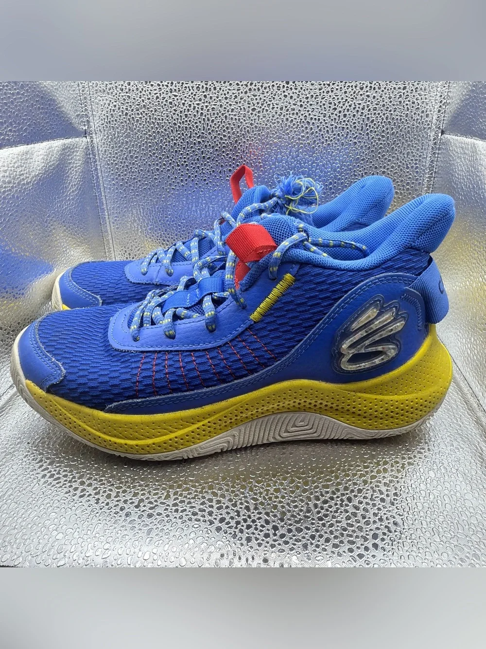 Under Armour vibrant royal