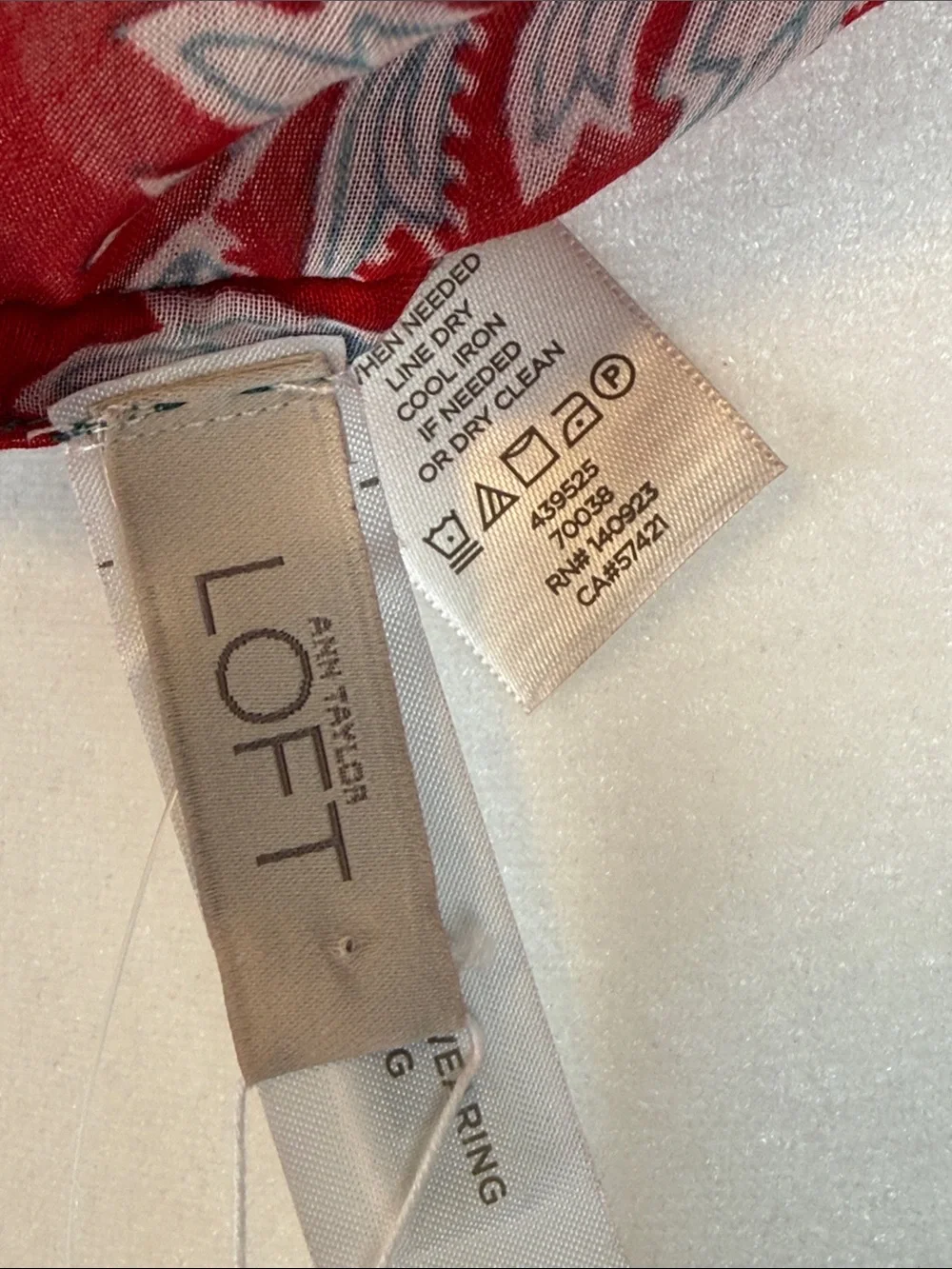 Women's LOFT The Infinity 3-Way Scarf Blue Red and White Botanical NWT