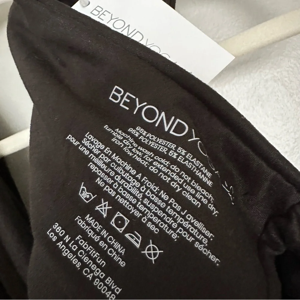 Beyond Yoga excellent b42