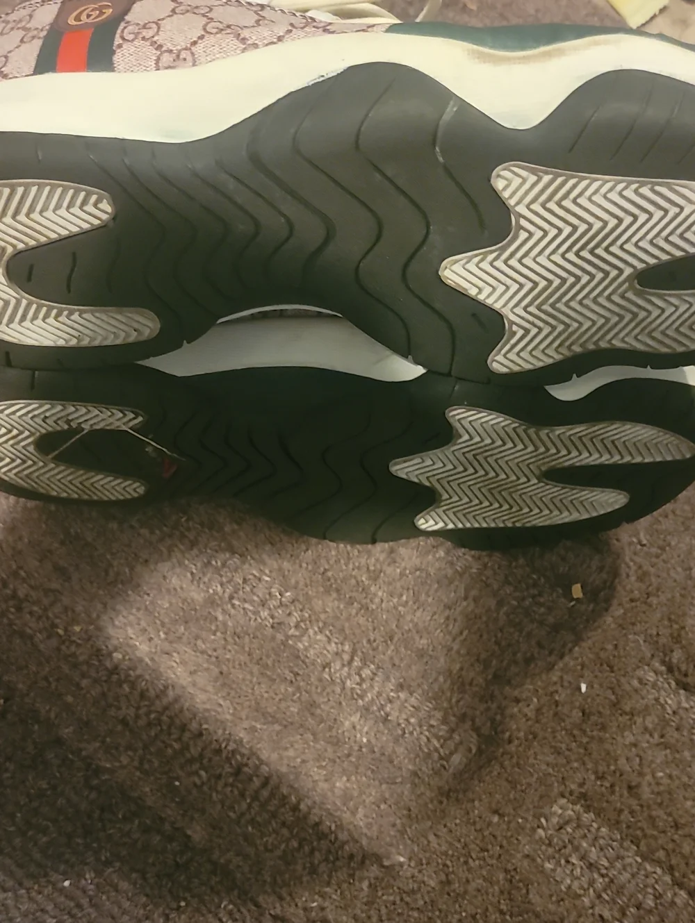 Jordangucci resell mens can