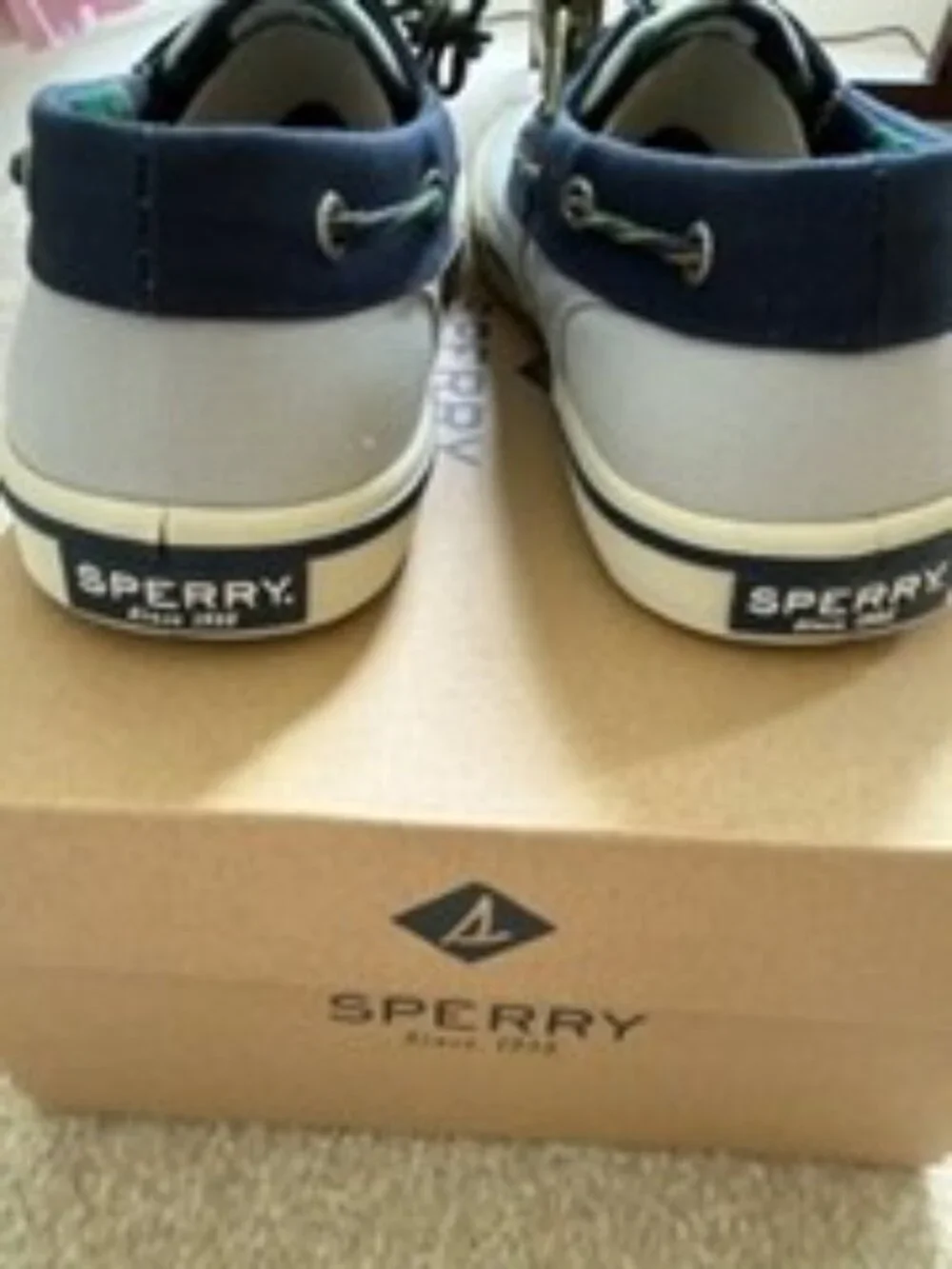 Sperry navy box