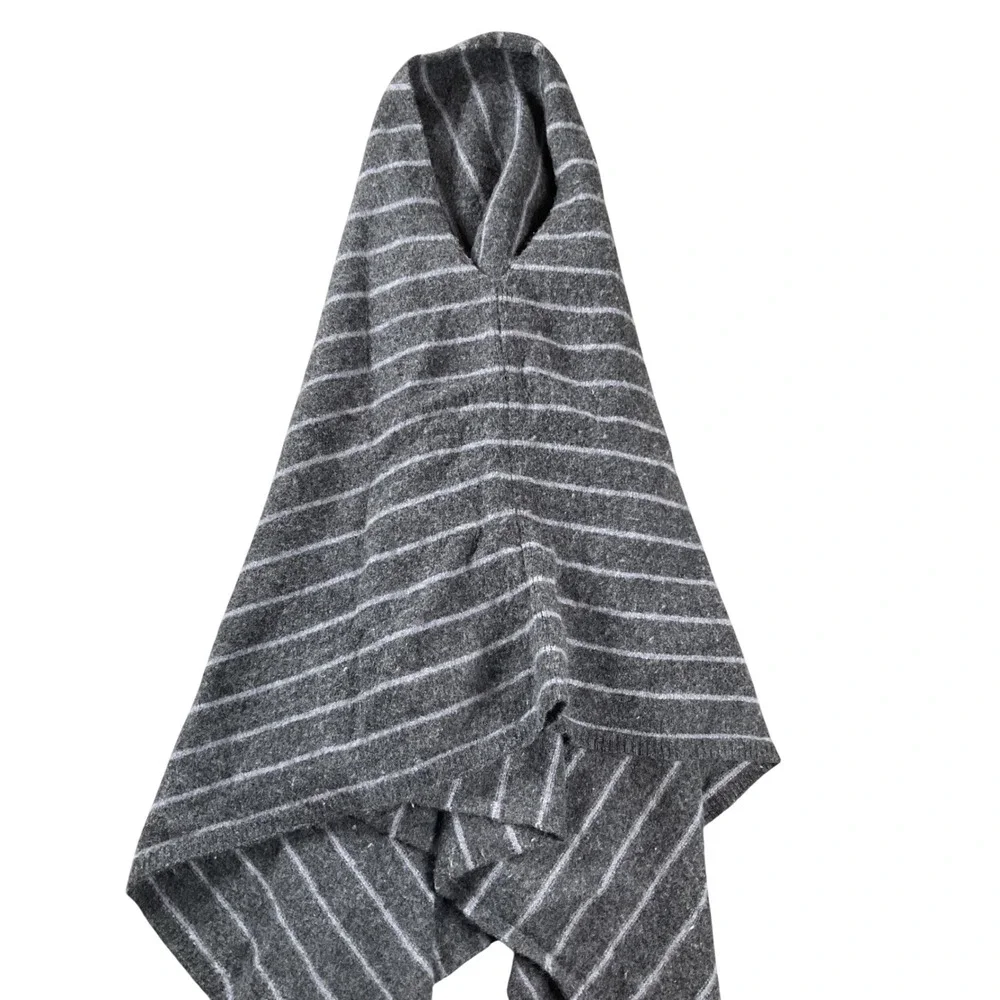 L.L.Bean Poncho Women OSFA Gray Striped Merino Wool Blend Knit Wrap Layer