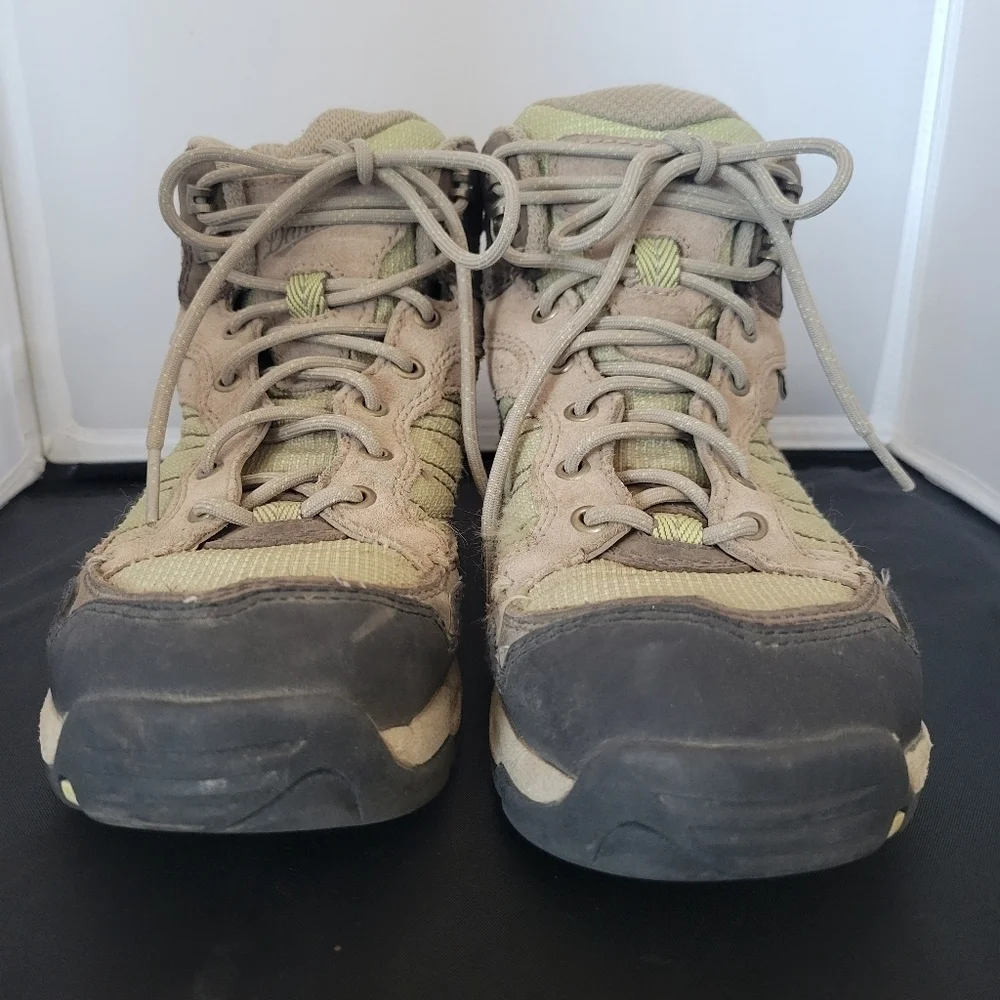 Danner brand sobo