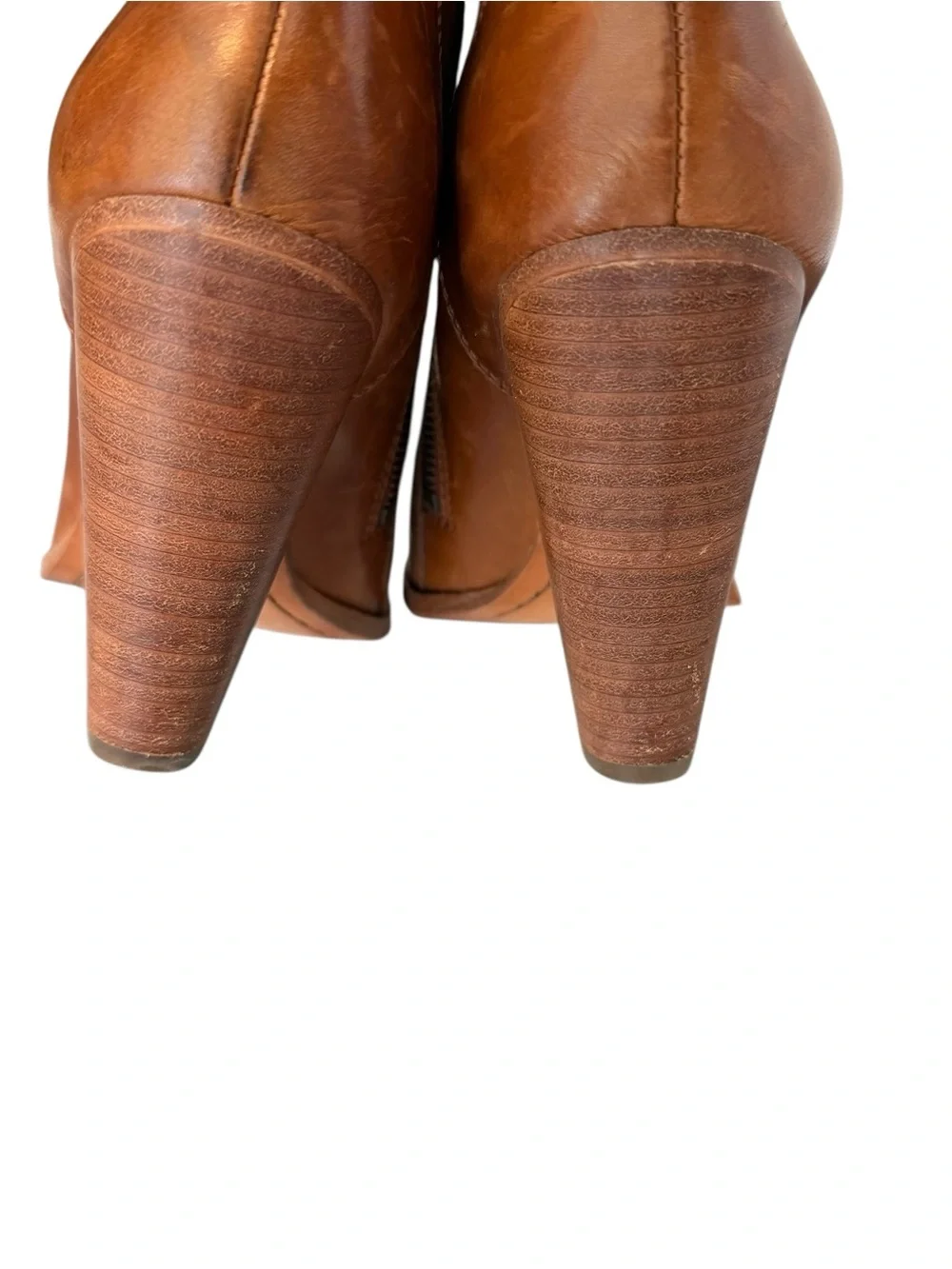 Frye saddle color