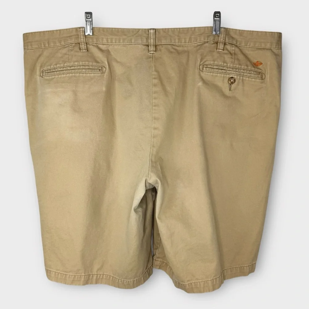 Dockers Tan Flat Front Shorts Classic Style Men’s 46 Dress Shorts Chinos Pleated