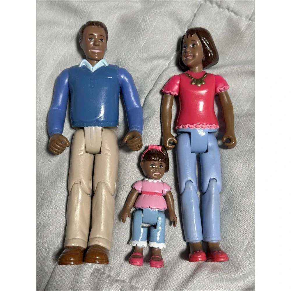 Toys R us You & Me Happy Together MOM DAD & GIRL Family Lot Loving Family 0195