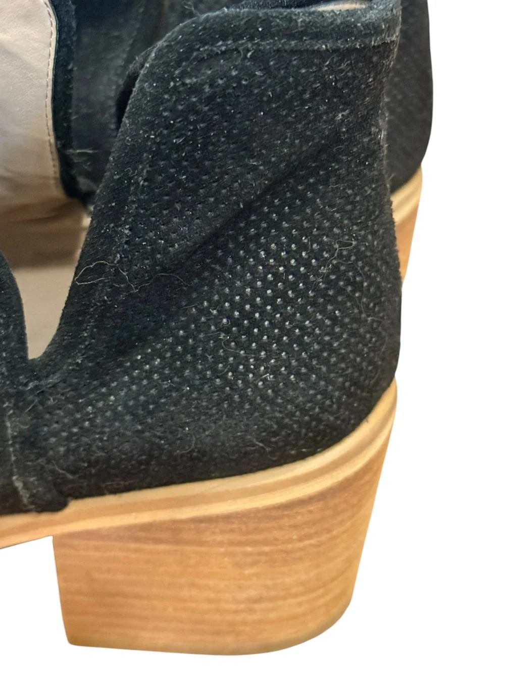 Hinge Black Suede Ankle Booties Pointed Toe Cutout Stacked Block Heel 8.5