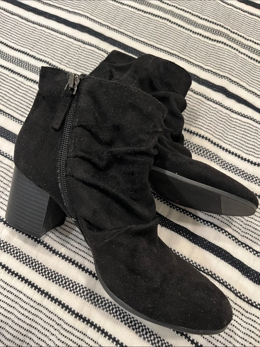 N/A stylish black