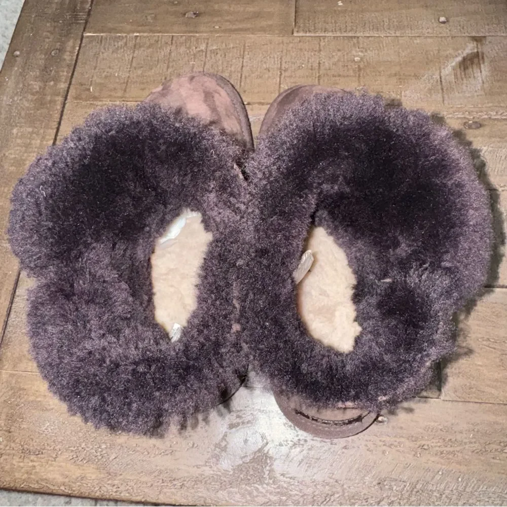 Ugg mini Bailey button boots in chocolate brown size 8