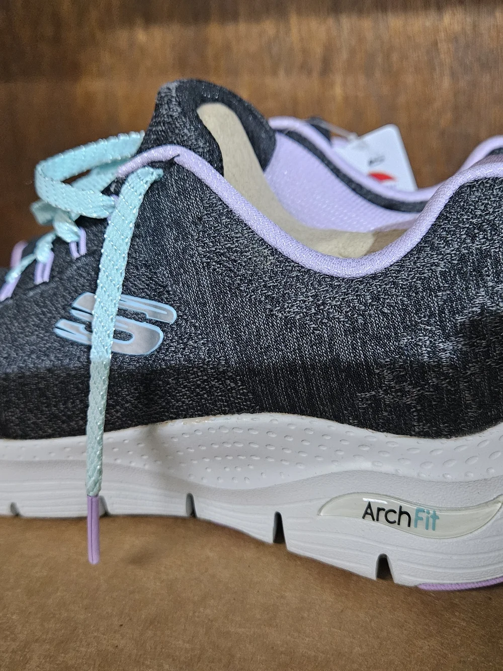 Skechers breathable athletic heel