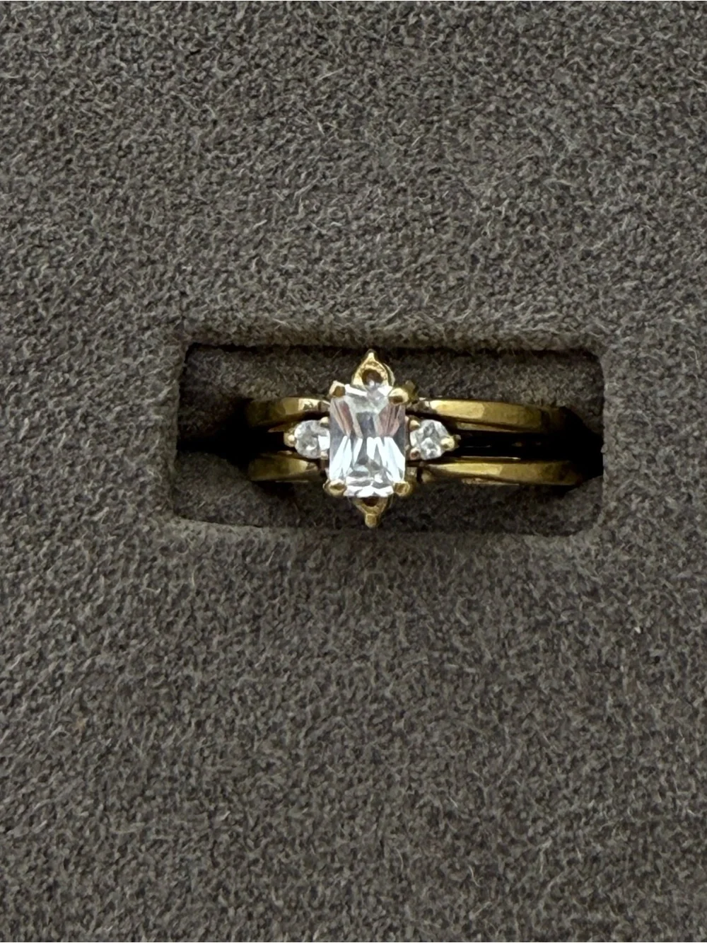 Small vintage reversible Gold Floral Cluster Ring with Clear Stones