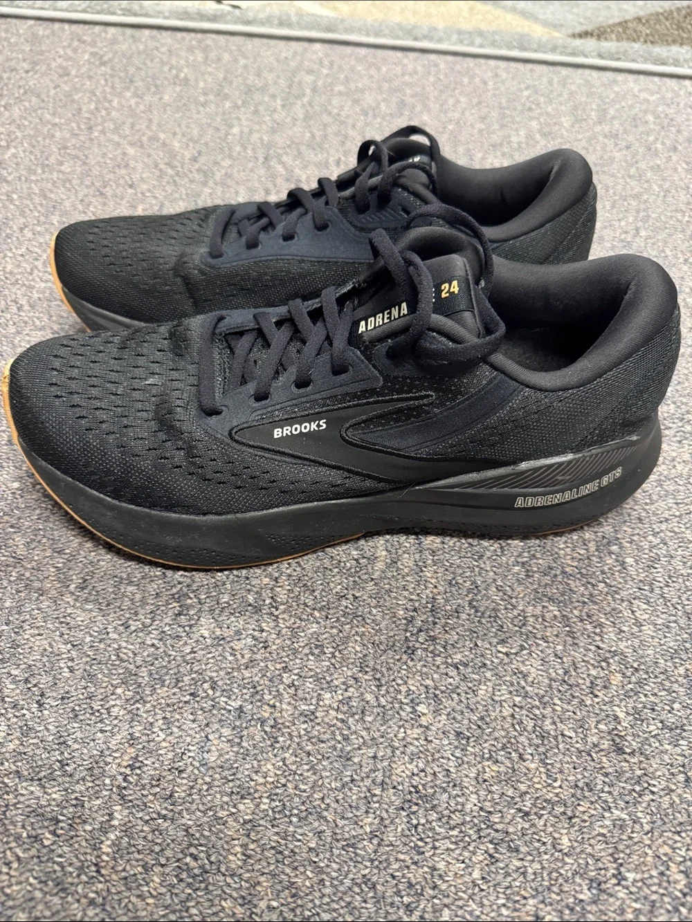 Brooks Adrenaline GTS 24 Black with Gum Accent