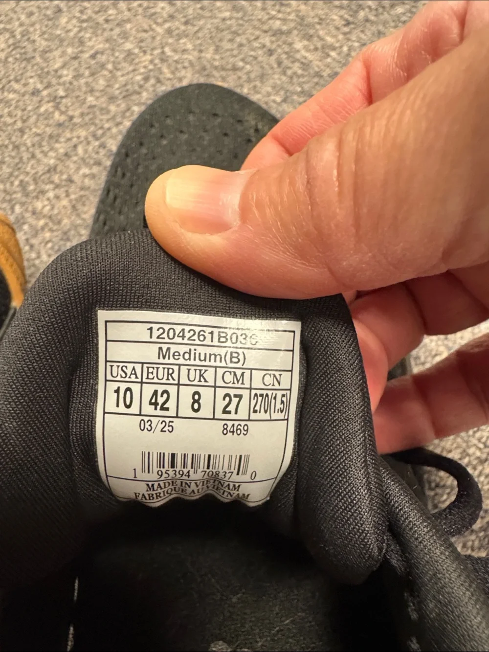 Brooks Adrenaline GTS 24 Black with Gum Accent