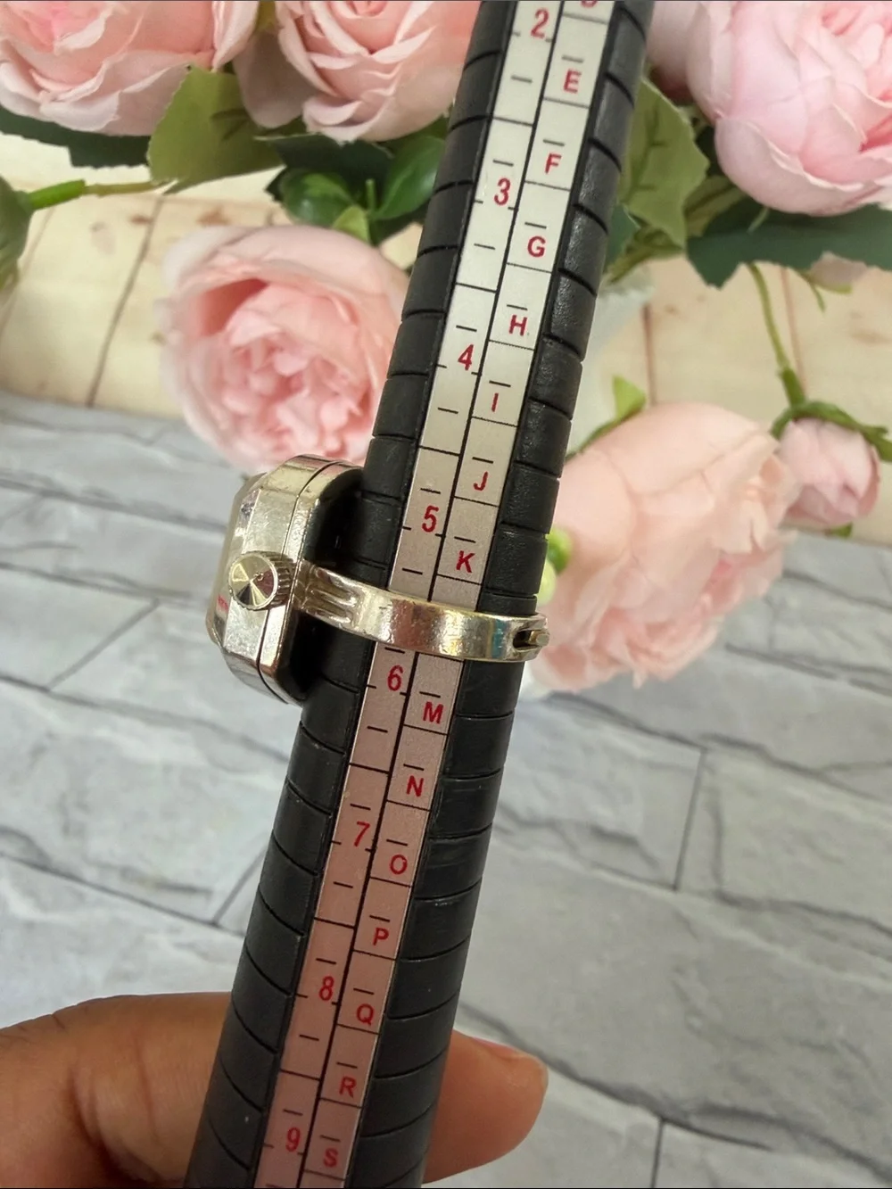 VTG SEIKO 80/90’s numbered  watch ring wind up size 5.75 RARE FIND Working