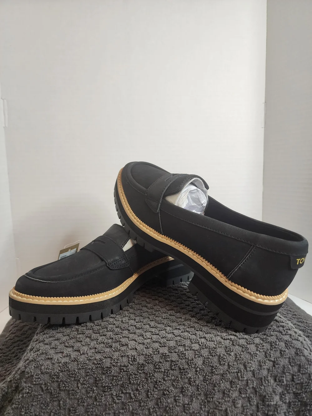 Toms Cara Black/Black Leather Platform Loafers.  NIB.  Women's Sz 8.5
