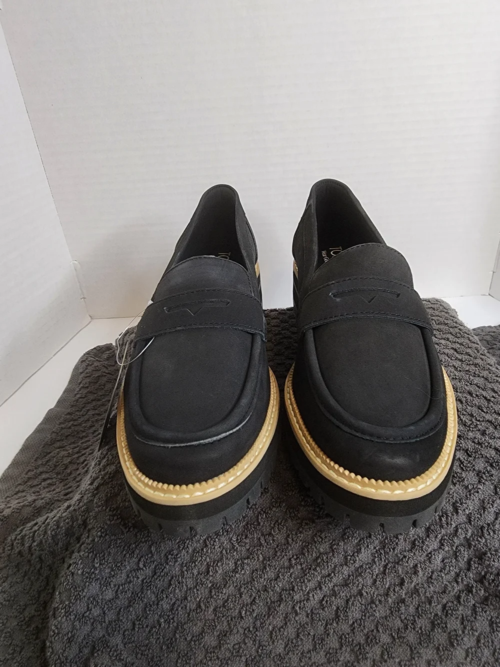 Toms Cara Black/Black Leather Platform Loafers.  NIB.  Women's Sz 8.5