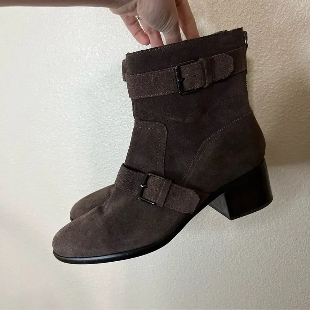 Pour La Victoire Martine brown suede zipper ankle boots 10