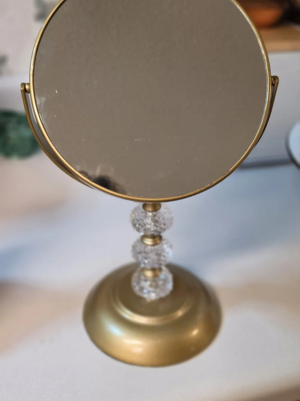 N/A elegant gold