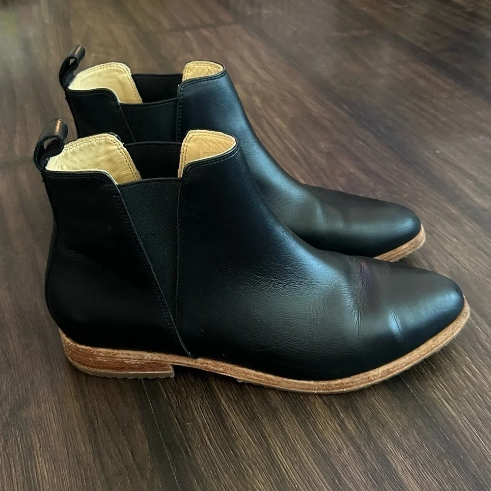 NISOLO Eva Everyday Soft Sustainable Black Leather Chelsea Boot Memory Foam Sz 9