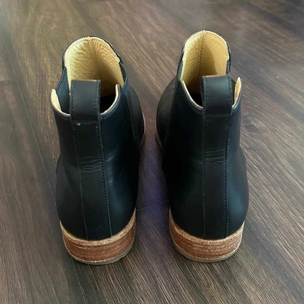 NISOLO Eva Everyday Soft Sustainable Black Leather Chelsea Boot Memory Foam Sz 9