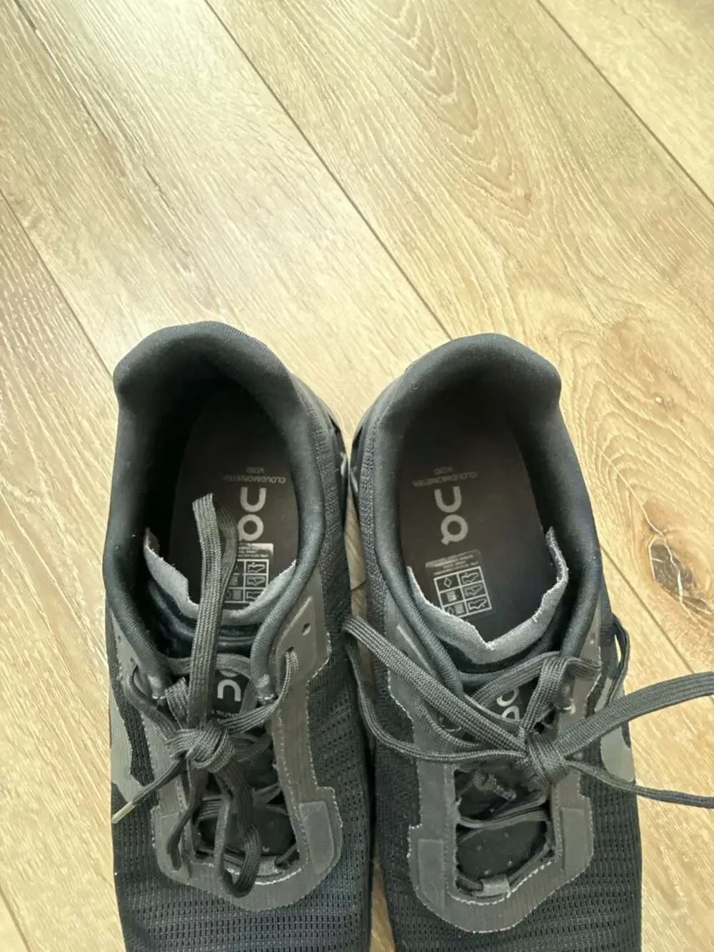 On Running shoes cloudmonster