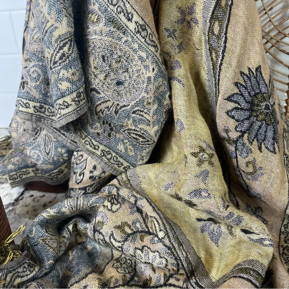 Vintage beautiful paisley