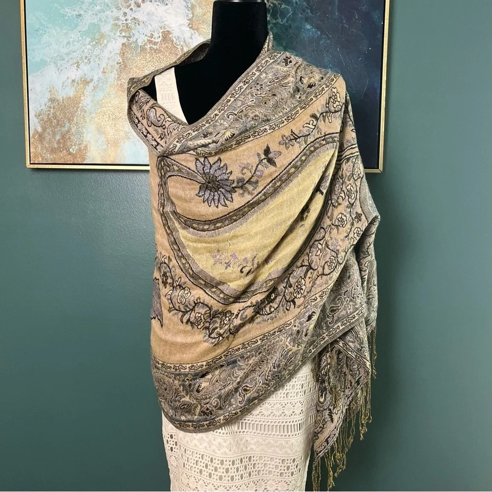 Vintage beautiful paisley