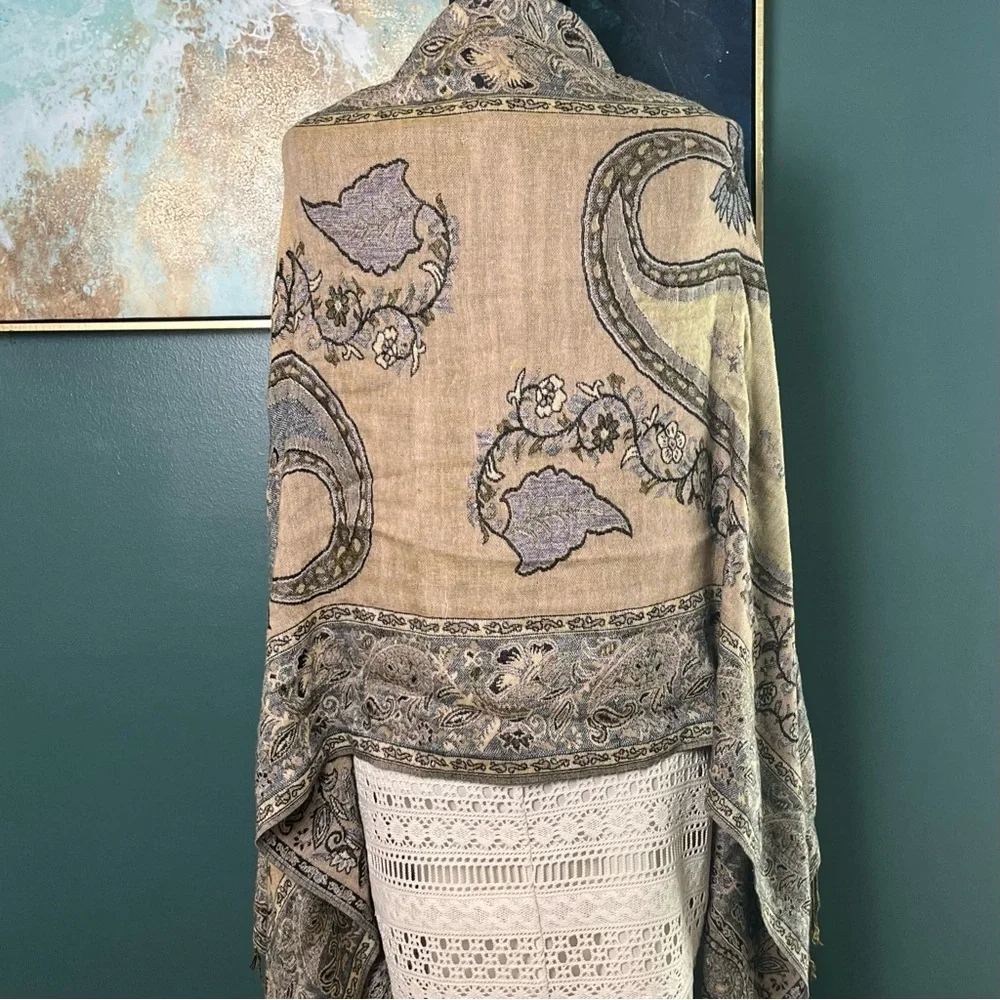 Vintage beautiful paisley