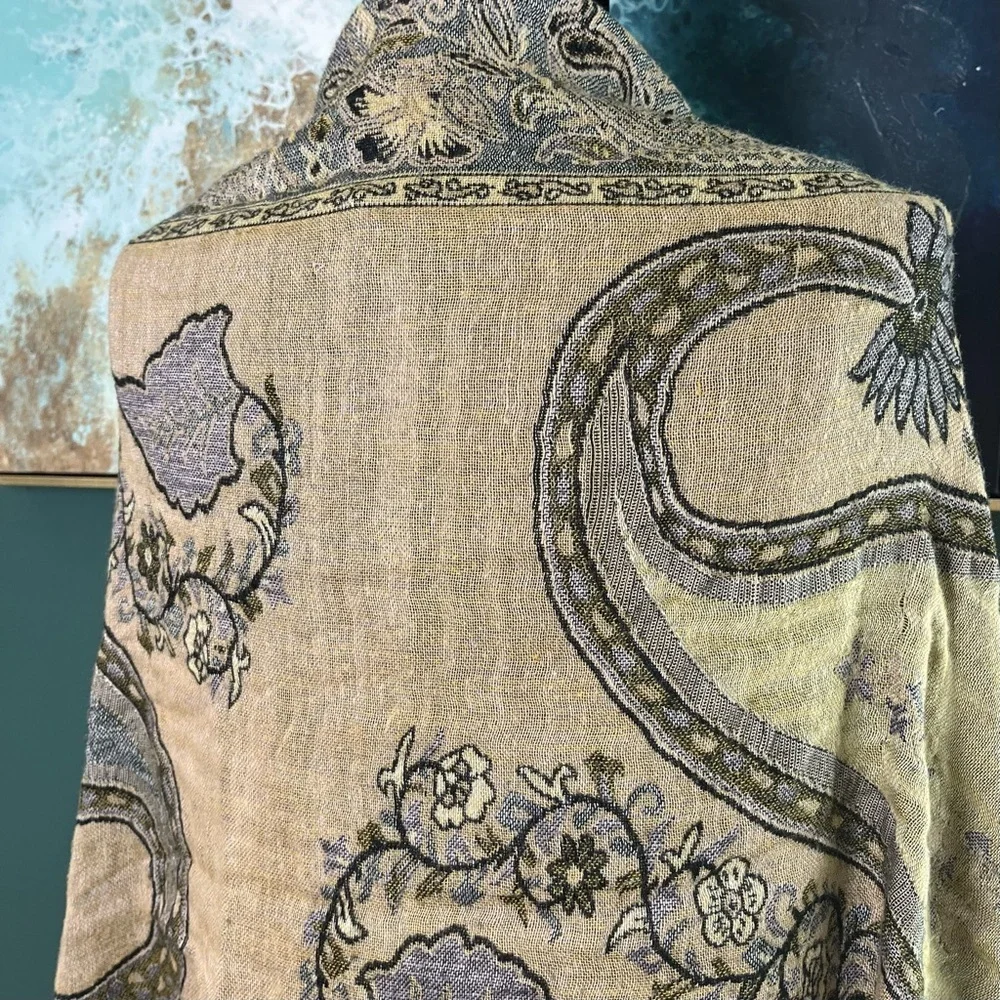 Vintage beautiful paisley