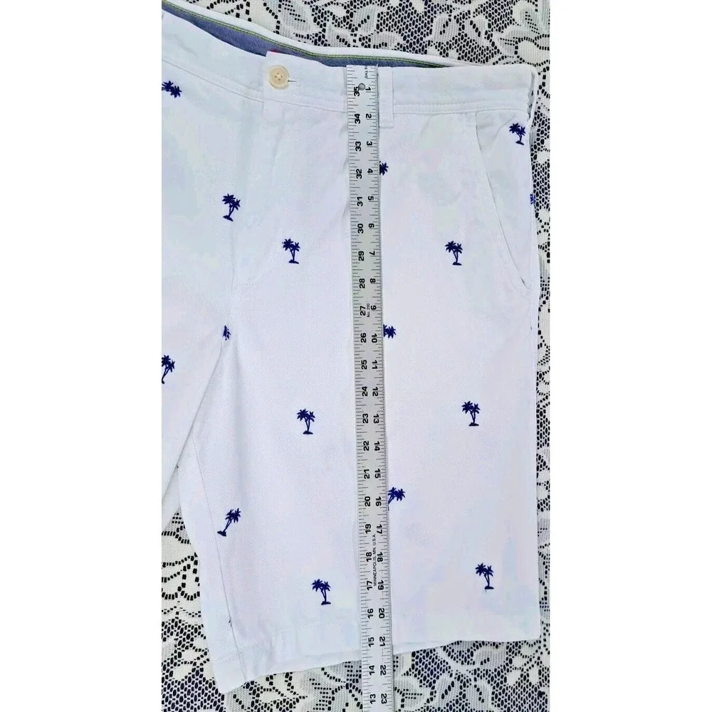 Izod these shorts