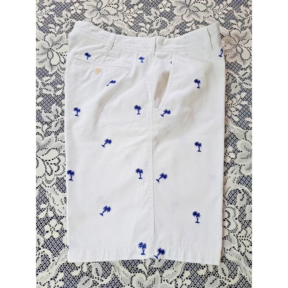 Izod these shorts
