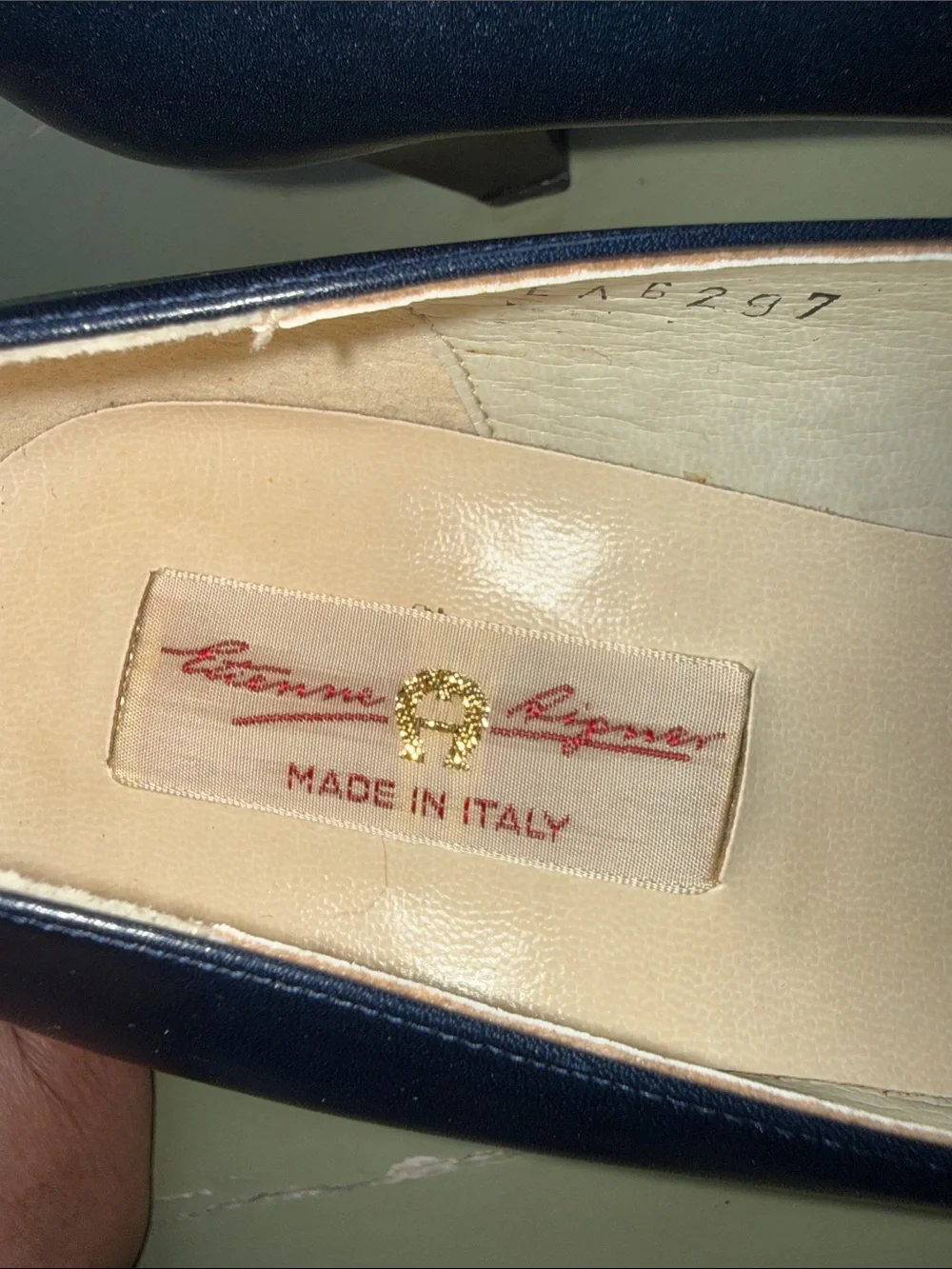 Etienne Aigner elegant navy