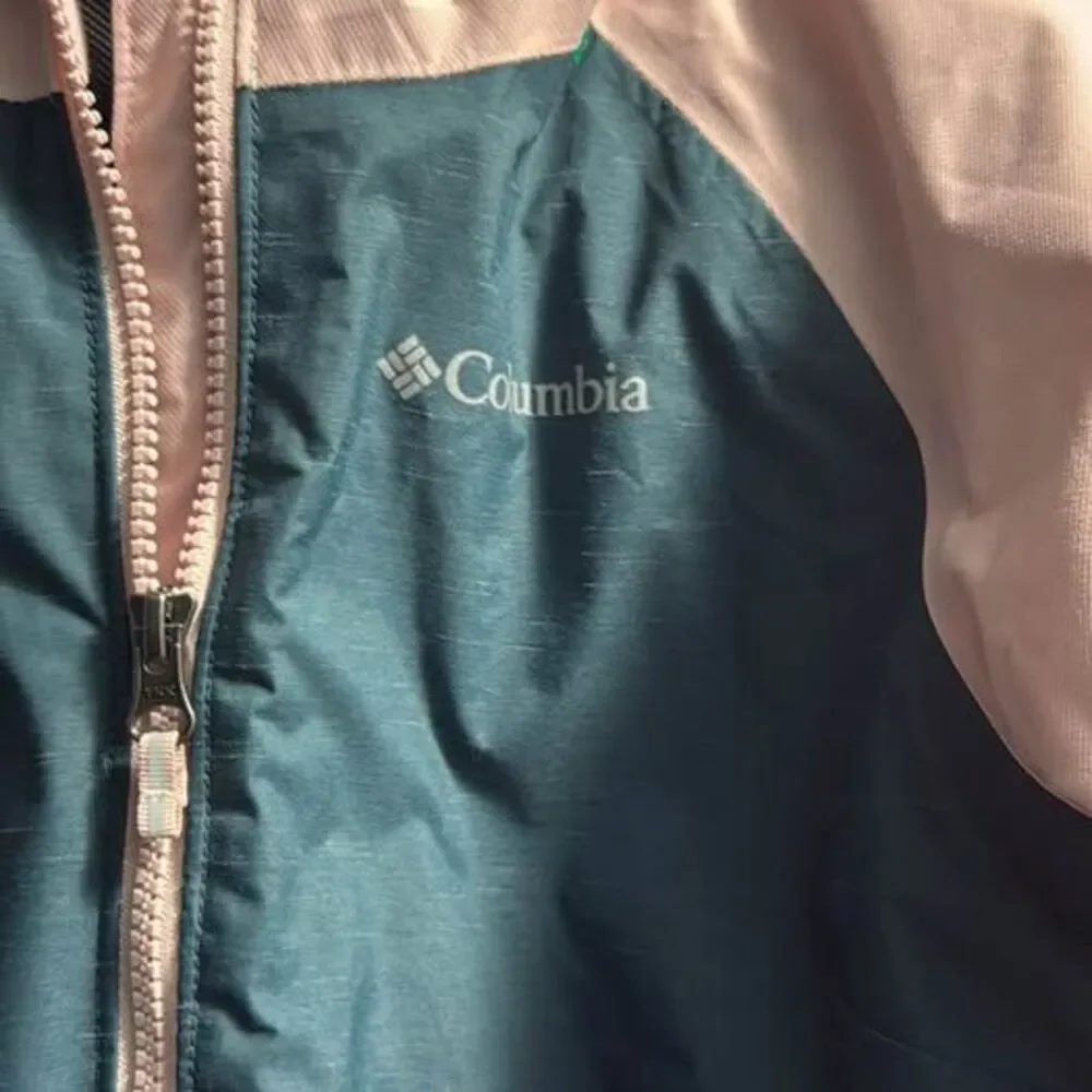 Columbia like new
