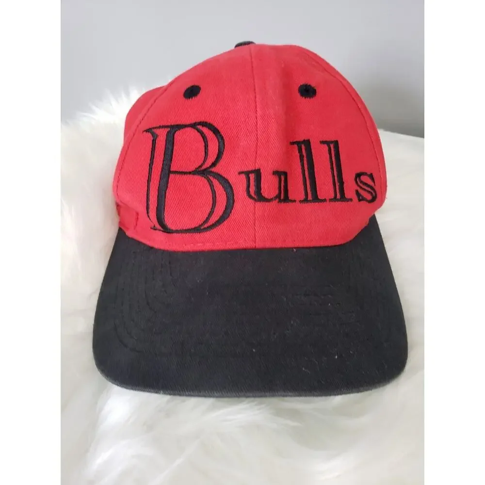 YOUTH Vintage‎ 90s NBA Chicago Bulls Snapback Hat Cap Red Deco Font T.E.I.