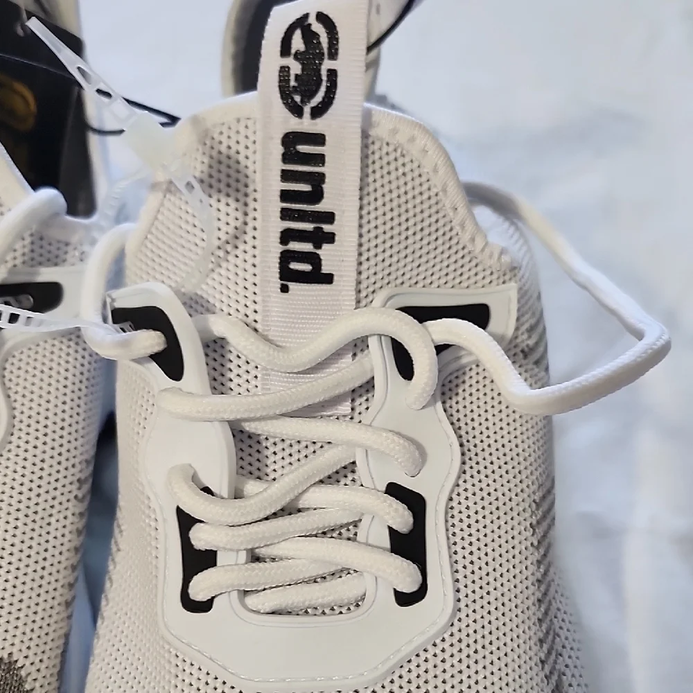 Ecko Unltd White and Gray men's knit athletic sneakers