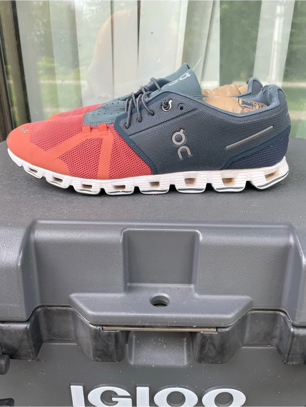 On cloud 50/50 men’s size 13