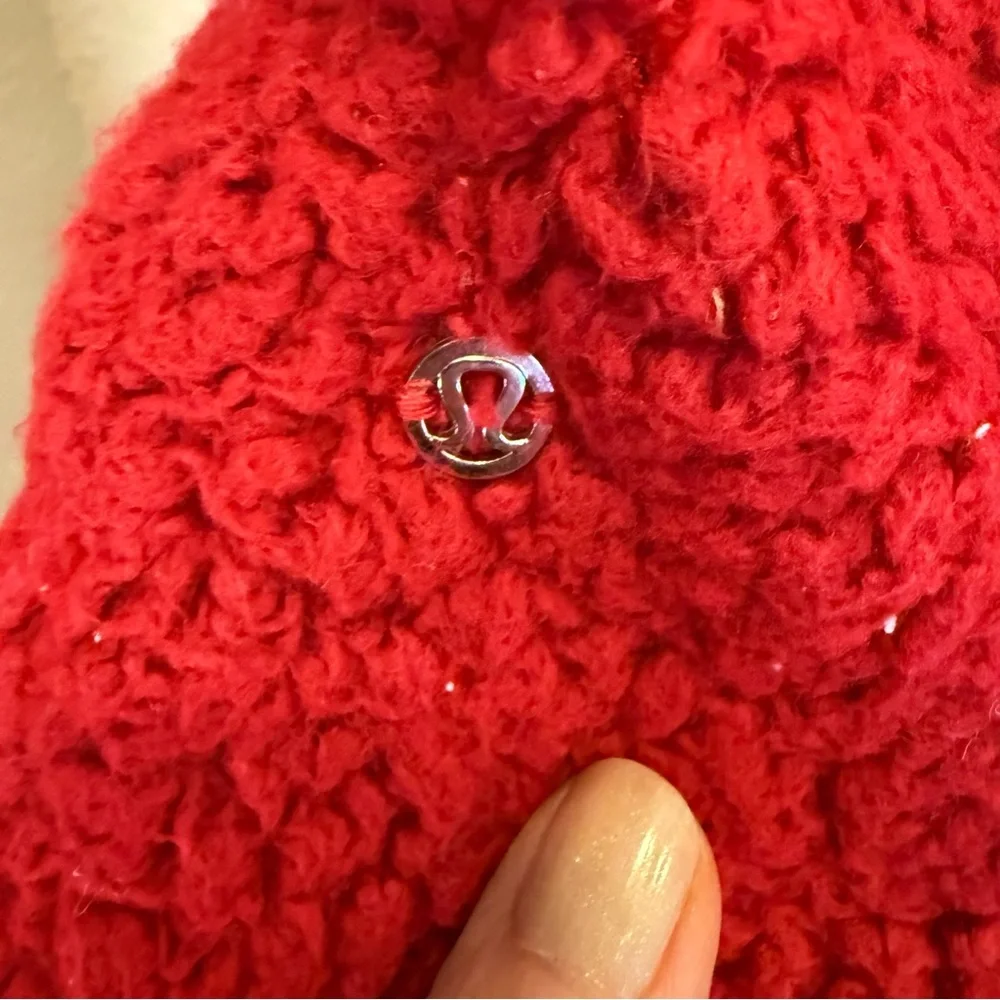 Lululemon Women’s Red Teddy Crop Jacket with Zip Front Sz 8