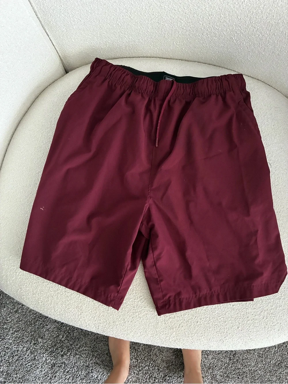 Men's Athletic Drawstring Shorts in Burgundy