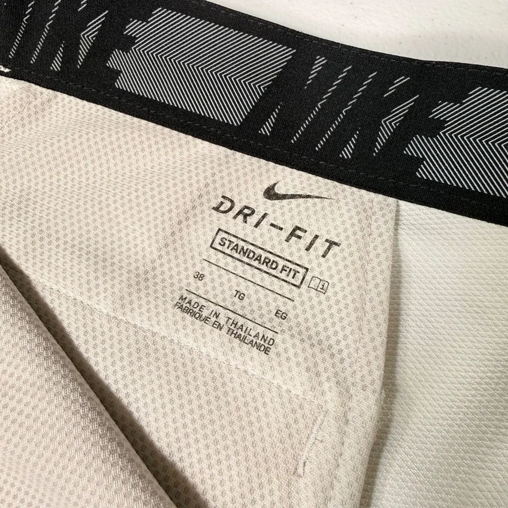 Nike Dri-FIT Golf Shorts Light Bone Beige Standard Fit Mens Size 38