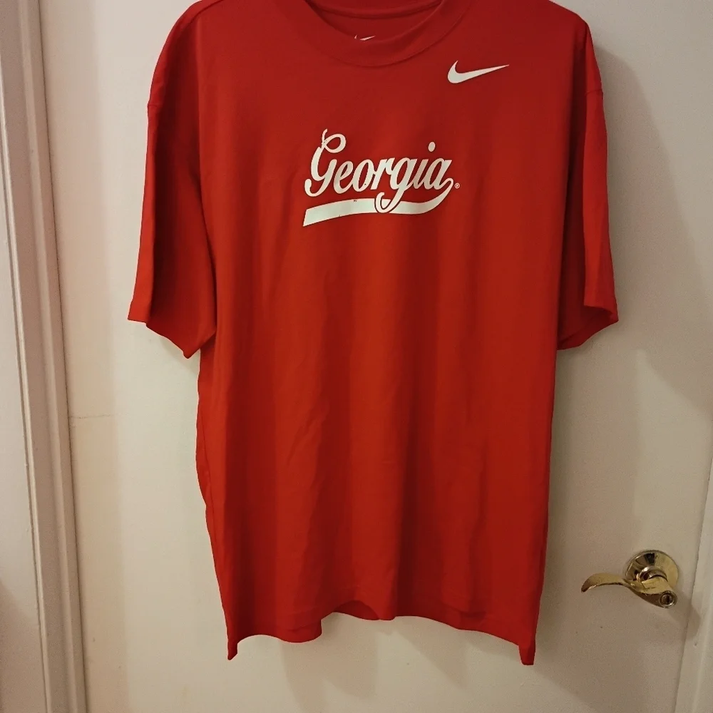 Classic Georgia Bulldogs Red Nike T-shirt. Perfect for Game Day.