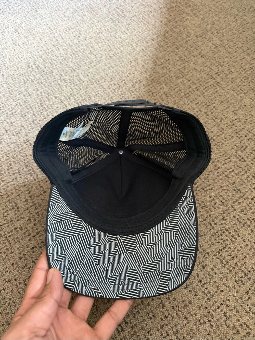 lululemon athletica lightweight trucker