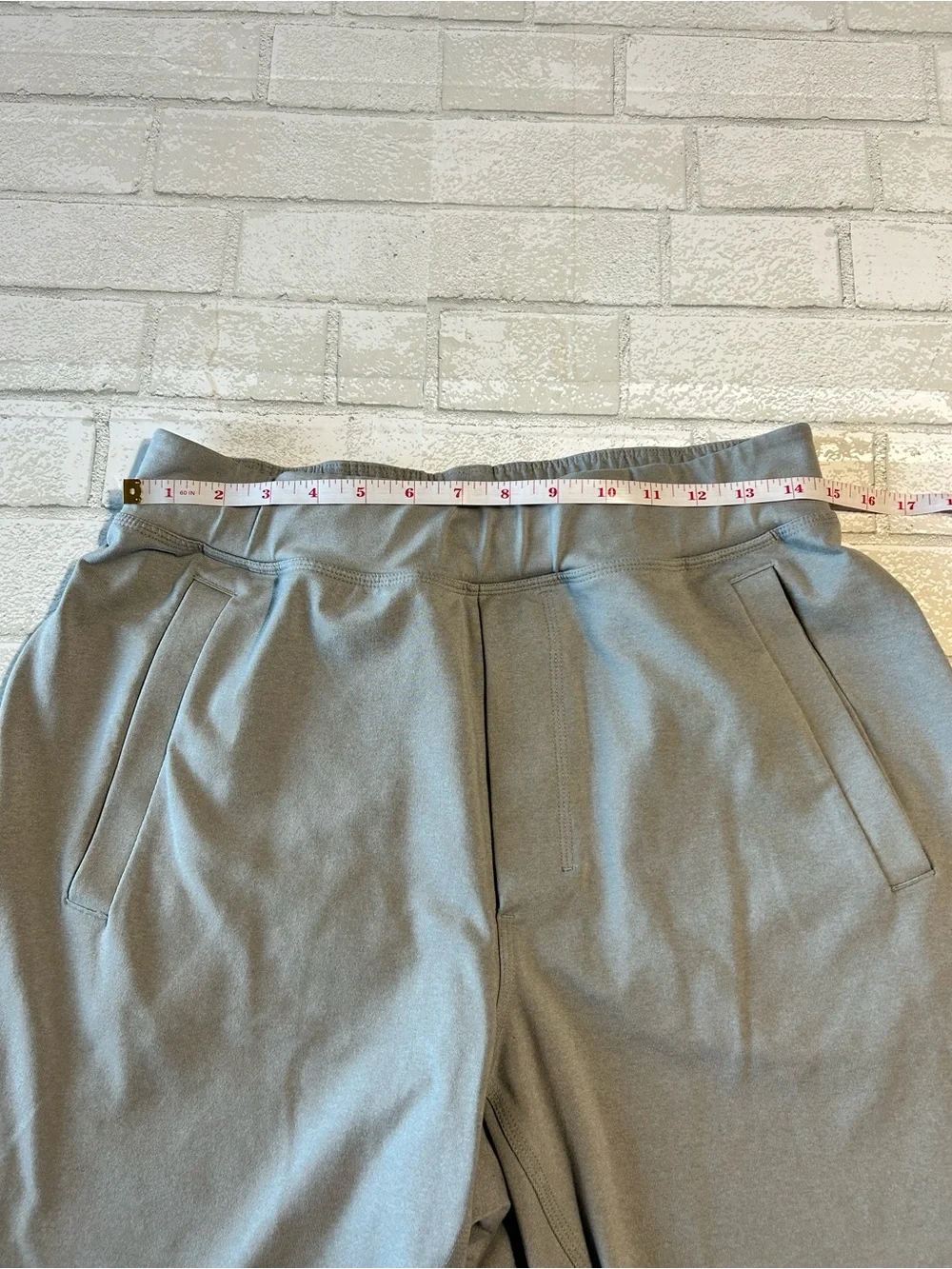 lululemon athletica Men's Light Gray Athletic Shorts Size Large