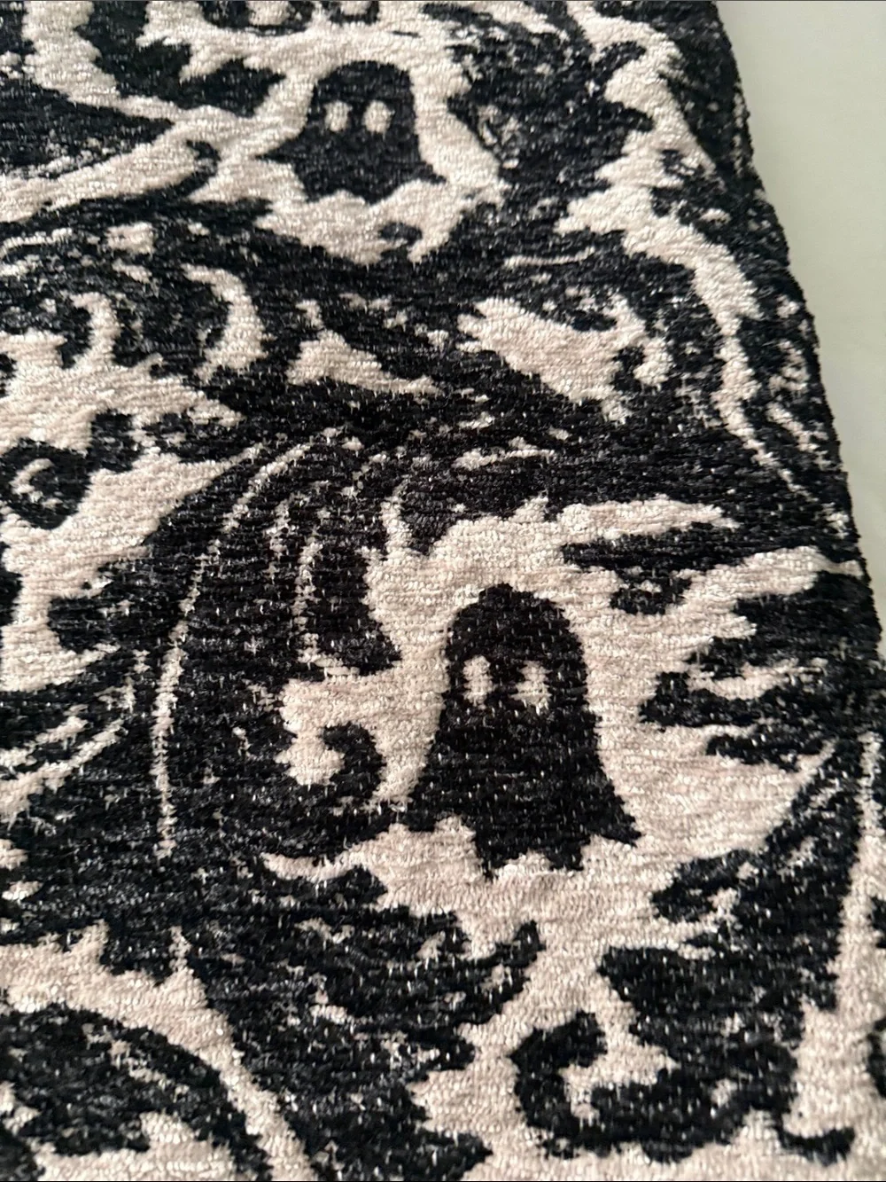 Magaschoni Black & Cream Halloween Jacquard Throw