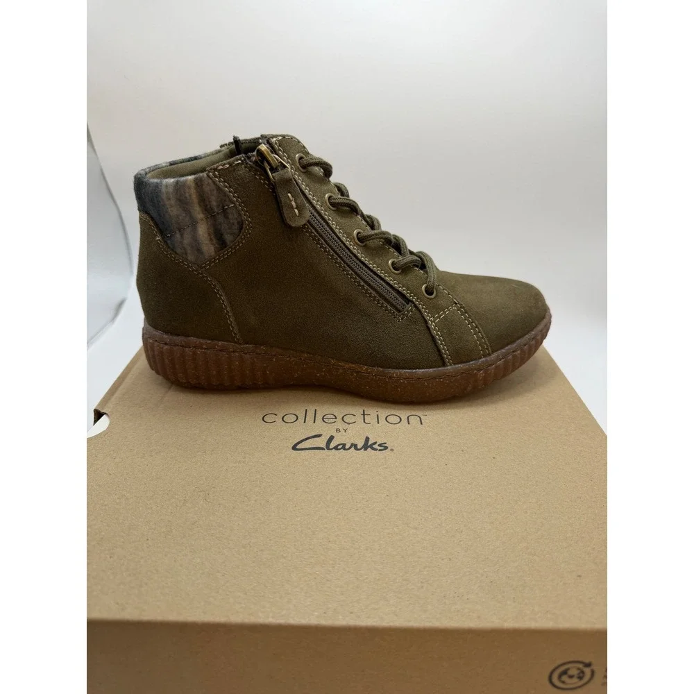 Clarks Caroline Park Olive Suede Lace Up Side Zip Ankle Boots Womens 6.5W Wide