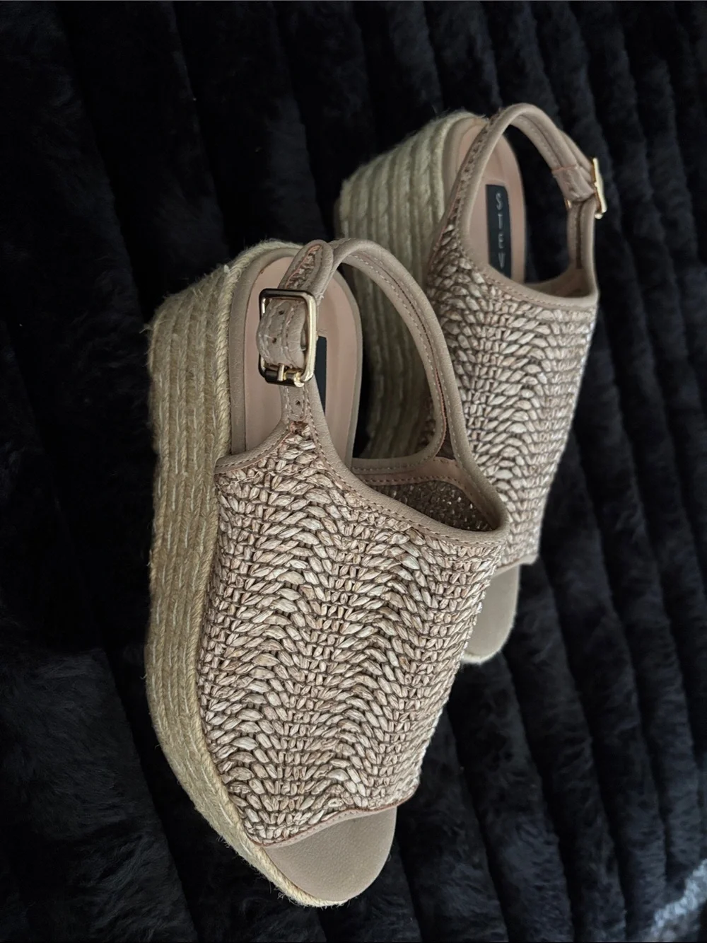 Steven By Steve Madden neutral strap