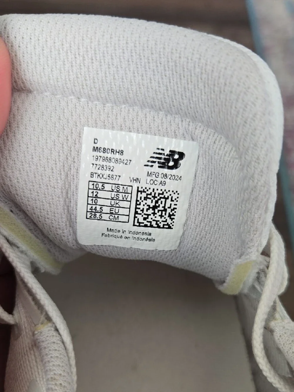 New Balance cushioned black pop
