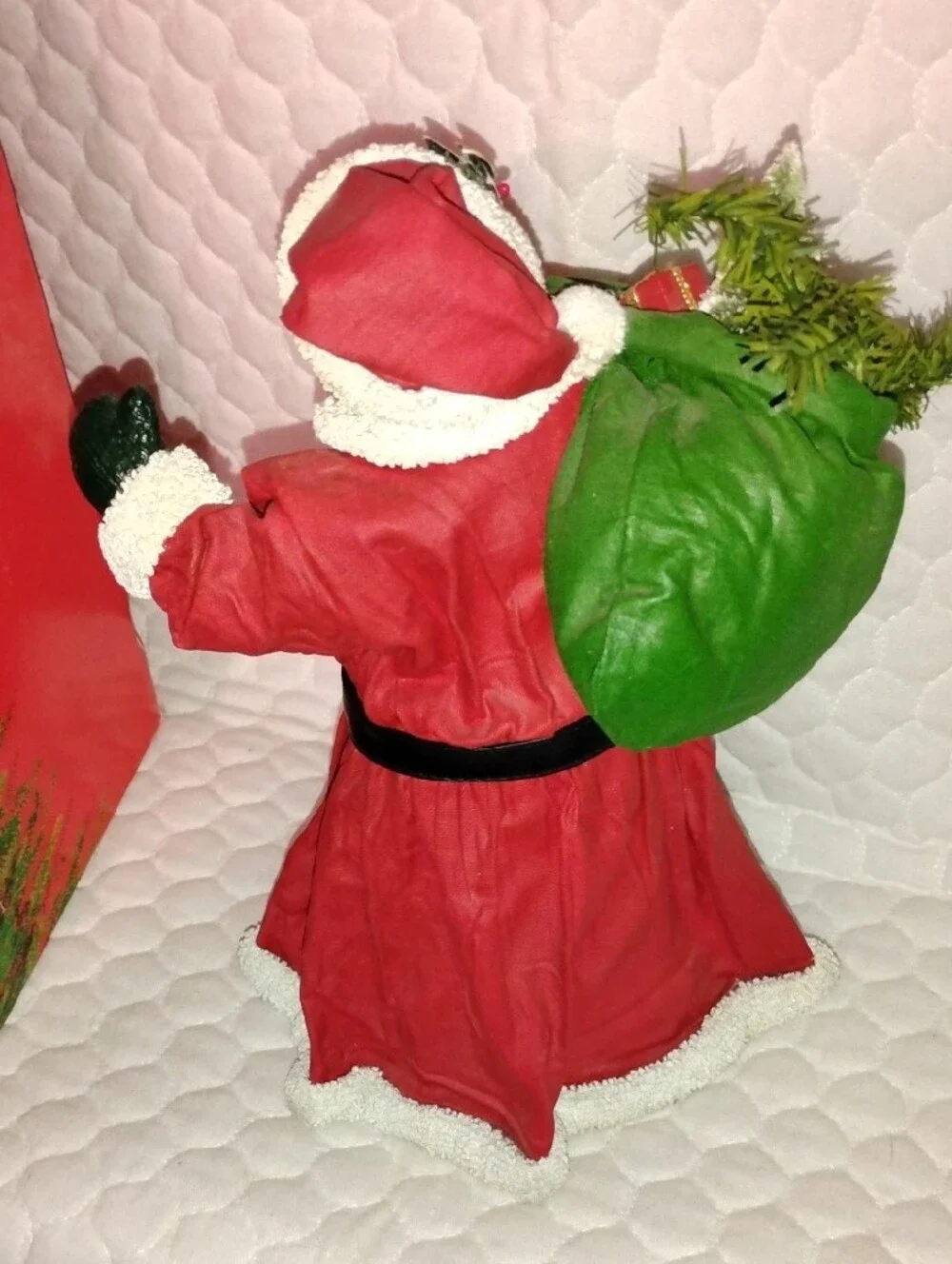 Dept 56 Possible Dreams Clothtique Black Santa 