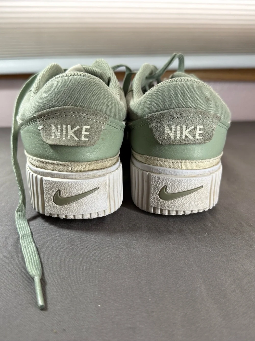 Nike low top
