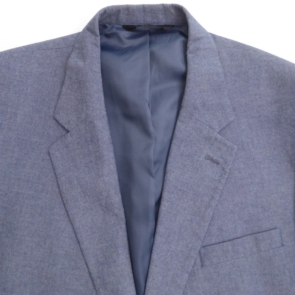 Jos. A. Bank signs collection clothing
